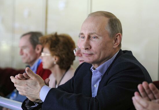 Vladimit Putin visits Russia-US hockey match