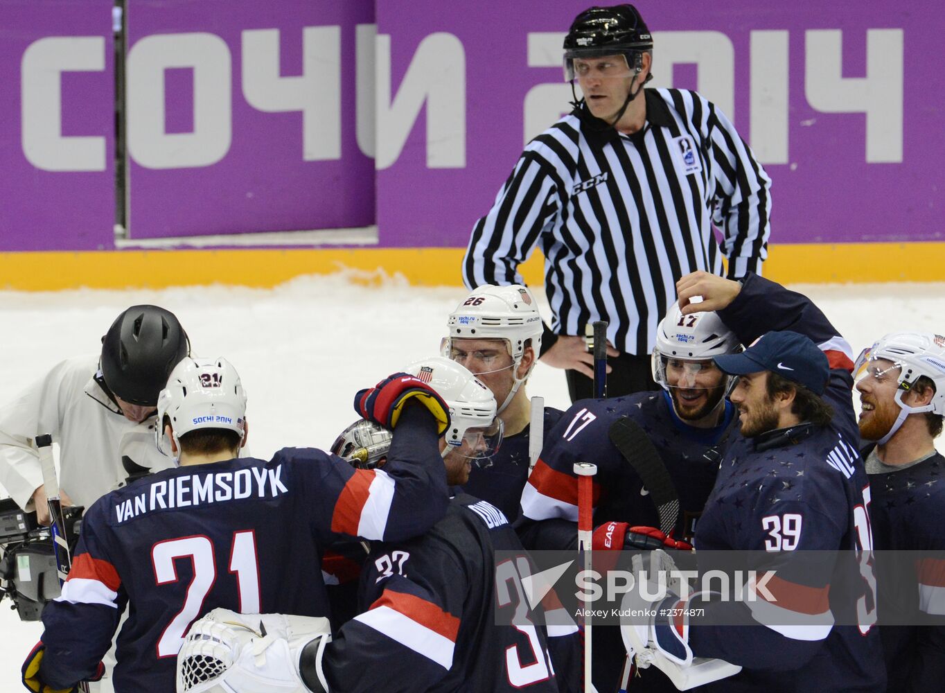2014 Winter Olympics. Ice hockey. Men. USA vs. Russia