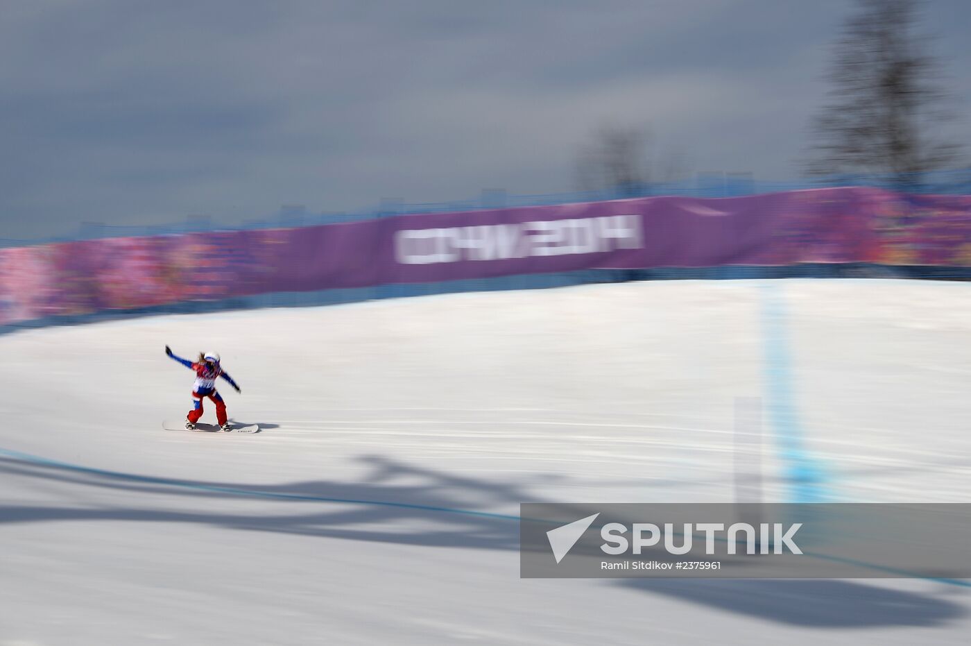 2014 Winter Olympics. Snowboarding. Women. Snowboard cross