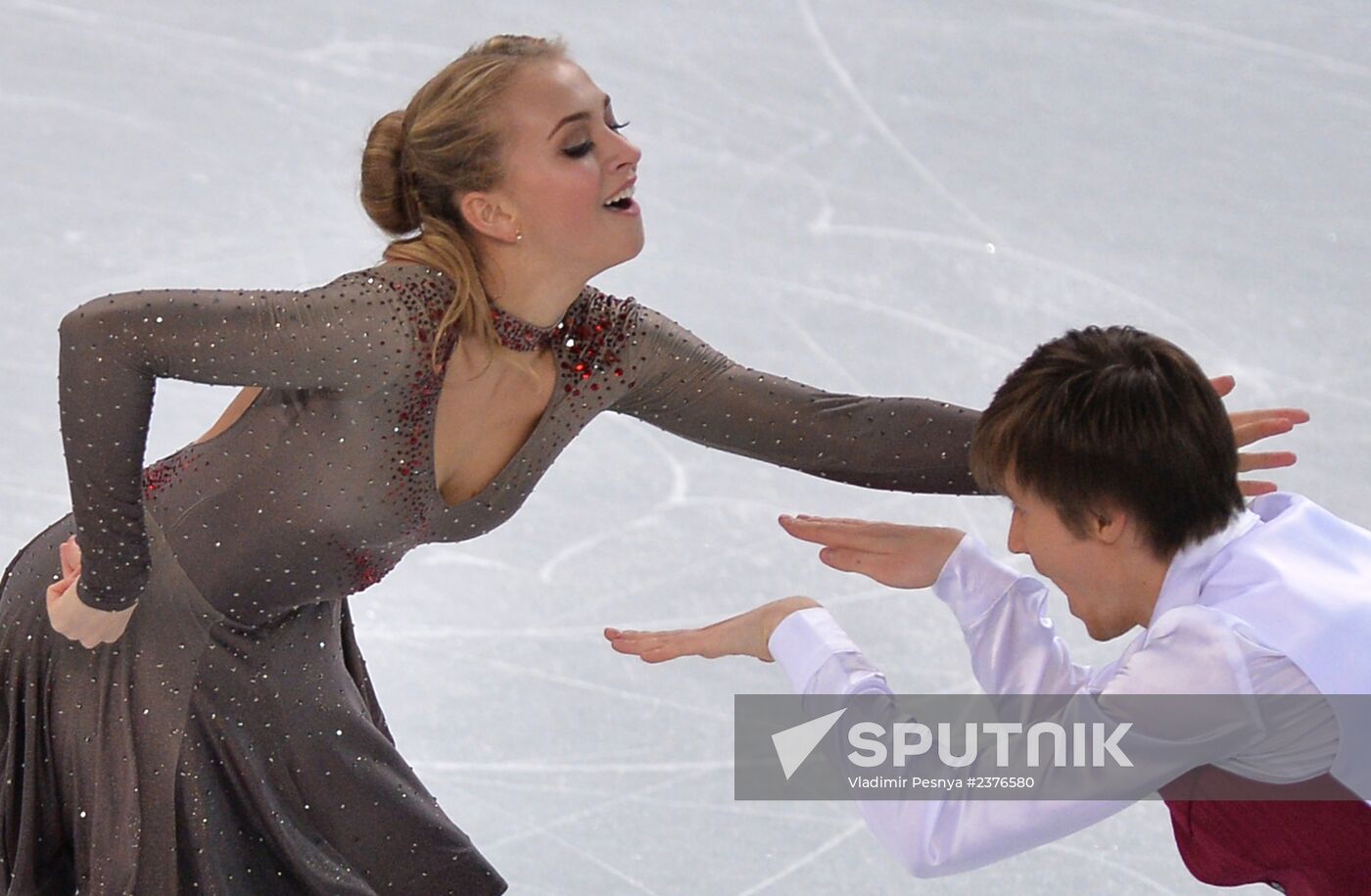 2014 Winter Olympics. Figure skating. Ice dance. Short program