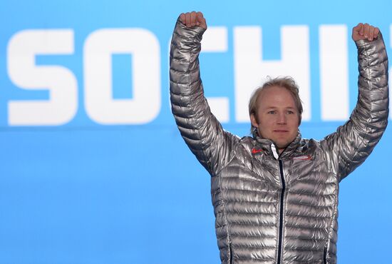 2014 Winter Olympics. Medal ceremony. Day Nine