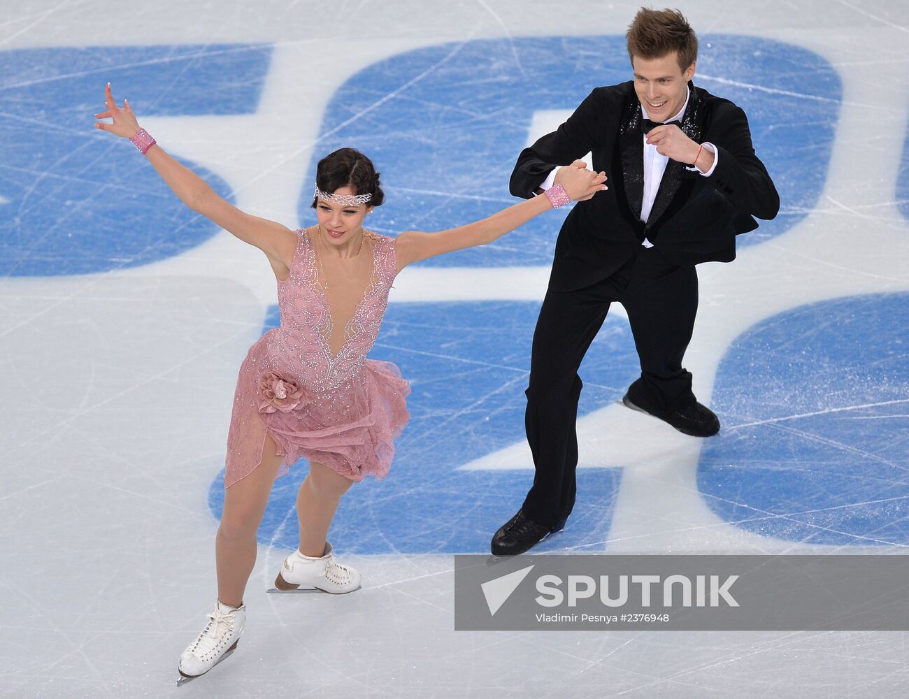 2014 Winter Olympics. Figure skating. Ice dance. Short program