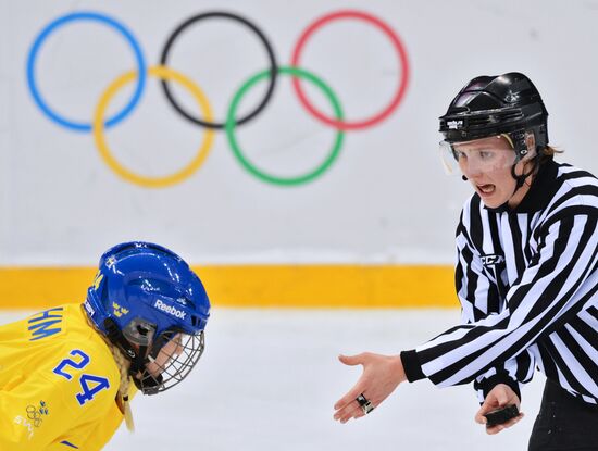 2014 Winter Olympics. Ice hockey. Women. USA vs. Sweden