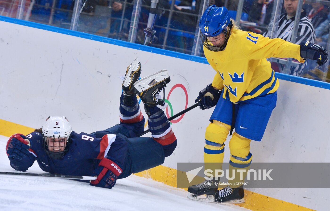 2014 Winter Olympics. Ice hockey. Women. USA vs. Sweden