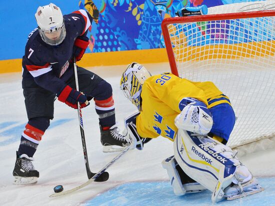 2014 Winter Olympics. Ice hockey. Women. USA vs. Sweden