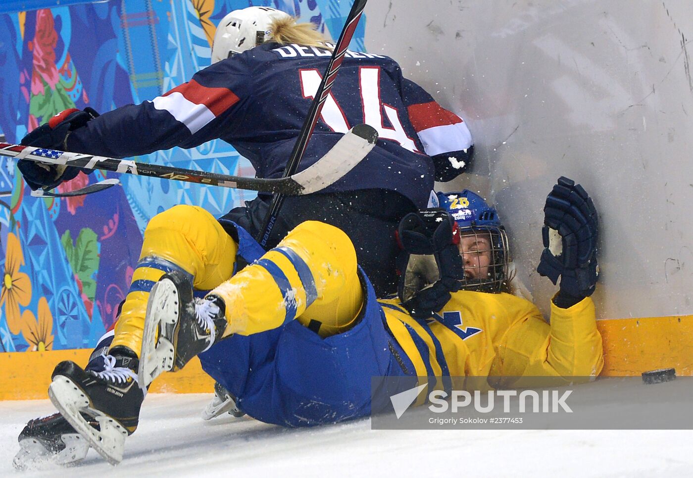 2014 Winter Olympics. Ice hockey. Women. USA vs. Sweden