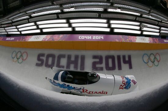 2014 Winter Olympics. Bobsleigh. Two-man. Day One