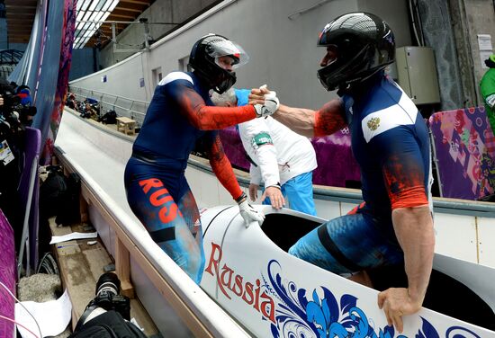 2014 Winter Olympics. Bobsleigh. Two-man. Day One