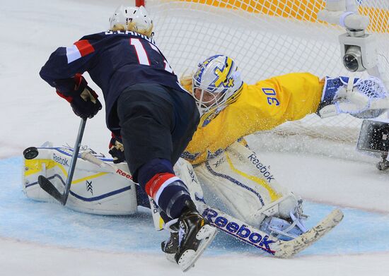 2014 Winter Olympics. Ice hockey. Women. USA vs. Sweden