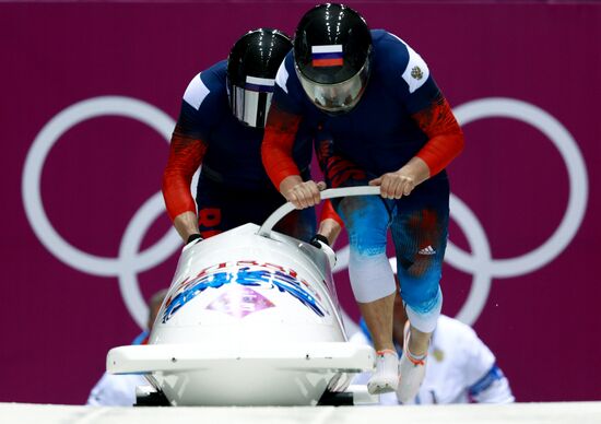 2014 Winter Olympics. Bobsleigh. Two-man. Day One
