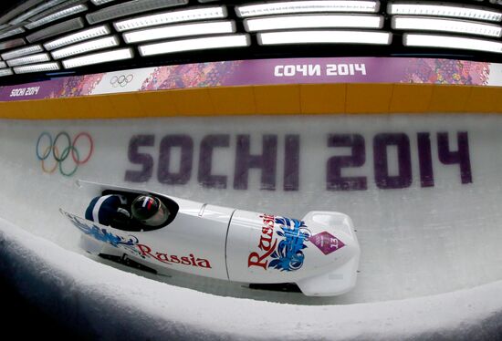 2014 Winter Olympics. Bobsleigh. Two-man. Day One