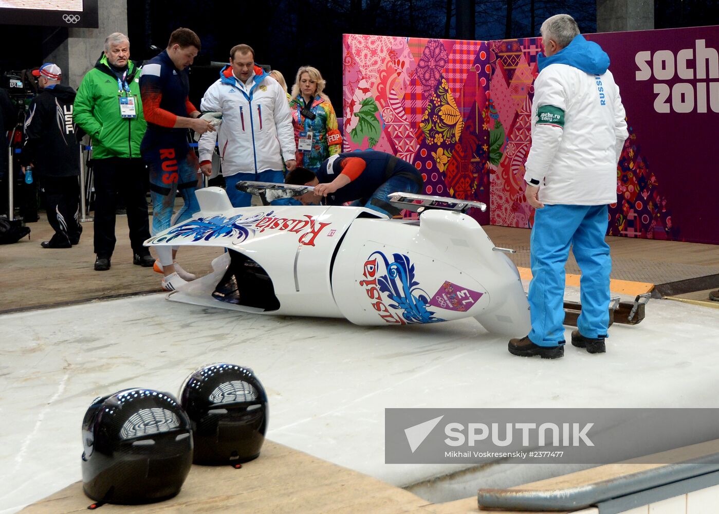2014 Winter Olympics. Bobsleigh. Two-man. Day One