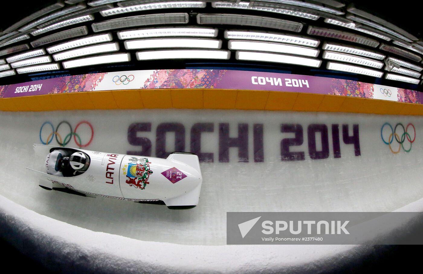 2014 Winter Olympics. Bobsleigh. Two-man. Day One