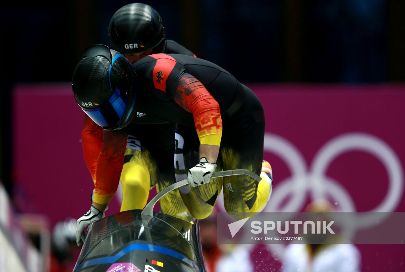 2014 Winter Olympics. Bobsleigh. Two-man. Day One