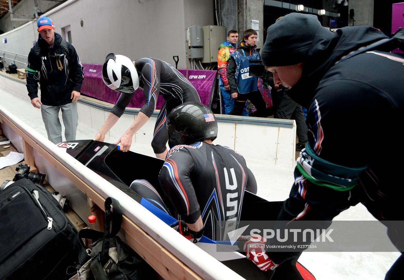 2014 Winter Olympics. Bobsleigh. Two-man. Day One