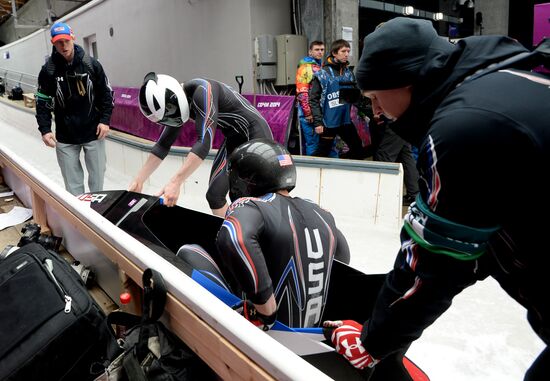 2014 Winter Olympics. Bobsleigh. Two-man. Day One
