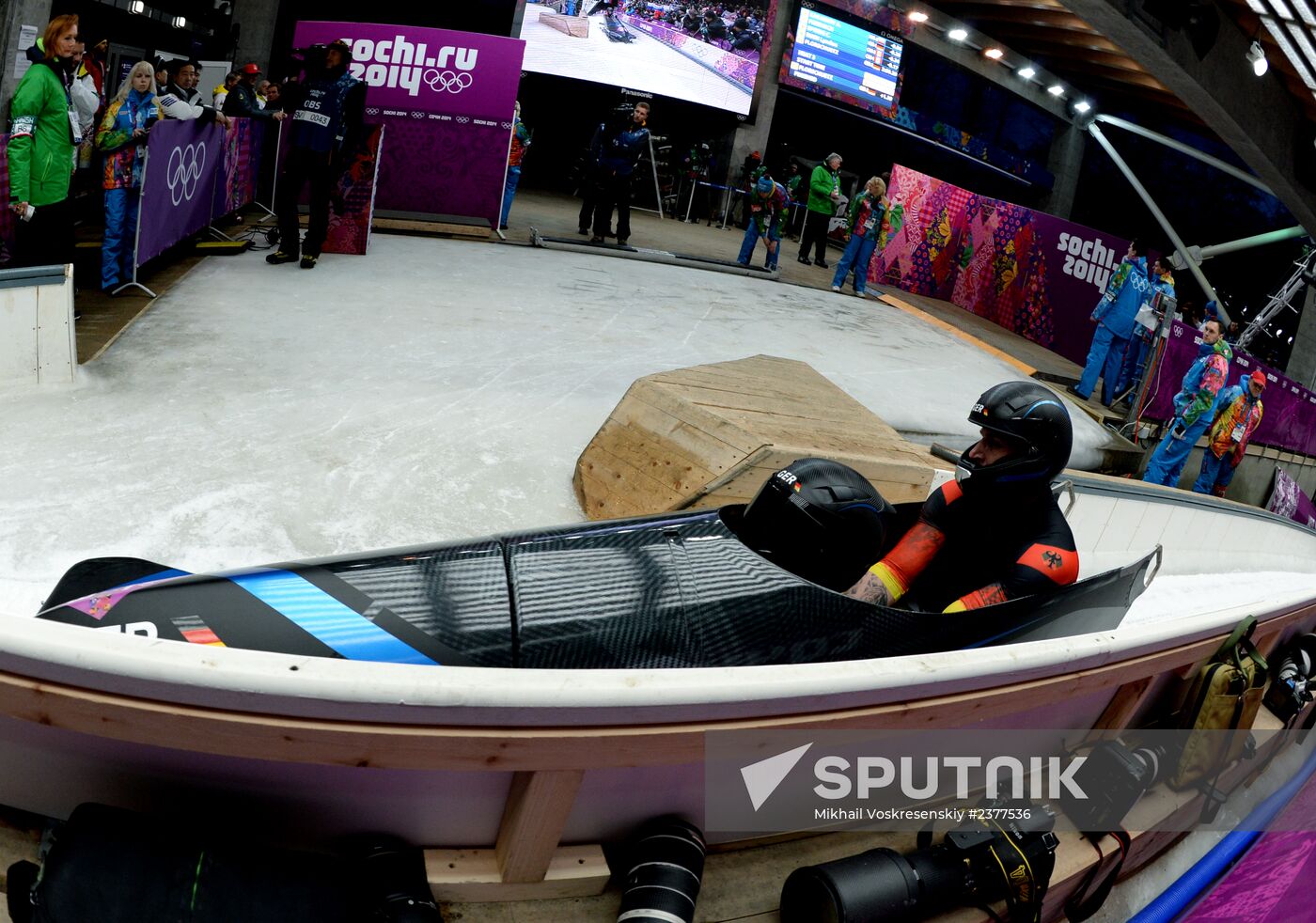 2014 Winter Olympics. Bobsleigh. Two-man. Day One