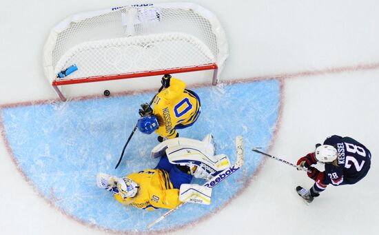 2014 Winter Olympics. Ice hockey. Women. United States vs. Sweden