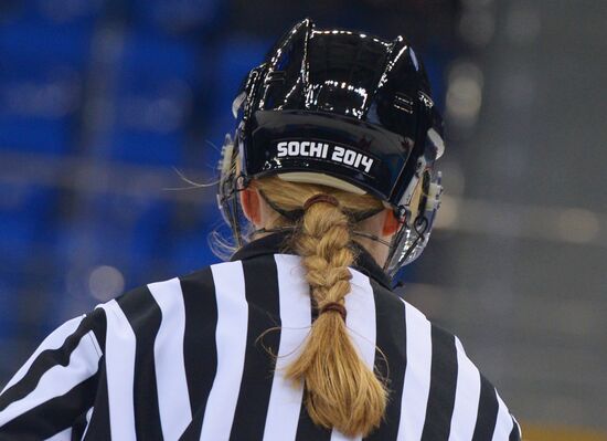 2014 Winter Olympics. Ice hockey. Women. Canada vs. Switzerland