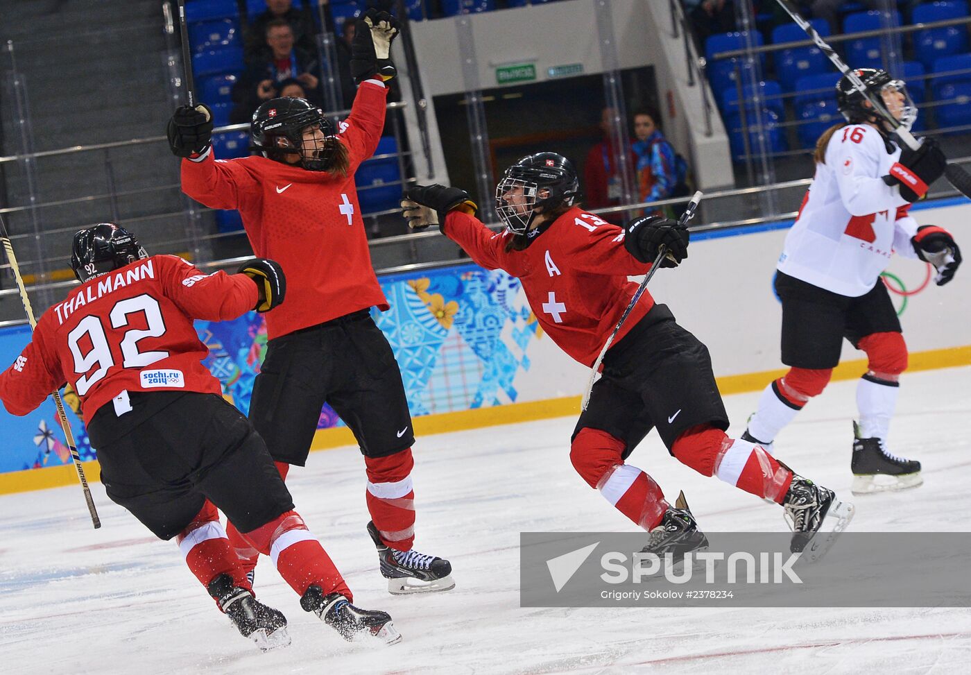 2014 Winter Olympics. Ice hockey. Women. Canada vs. Switzerland