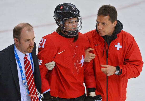 2014 Winter Olympics. Ice hockey. Women. Canada vs. Switzerland