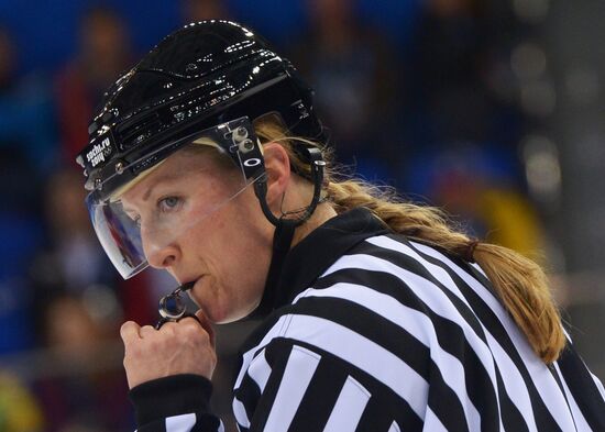 2014 Winter Olympics. Ice hockey. Women. Canada vs. Switzerland