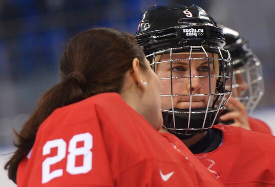 2014 Winter Olympics. Ice hockey. Women. Canada vs. Switzerland