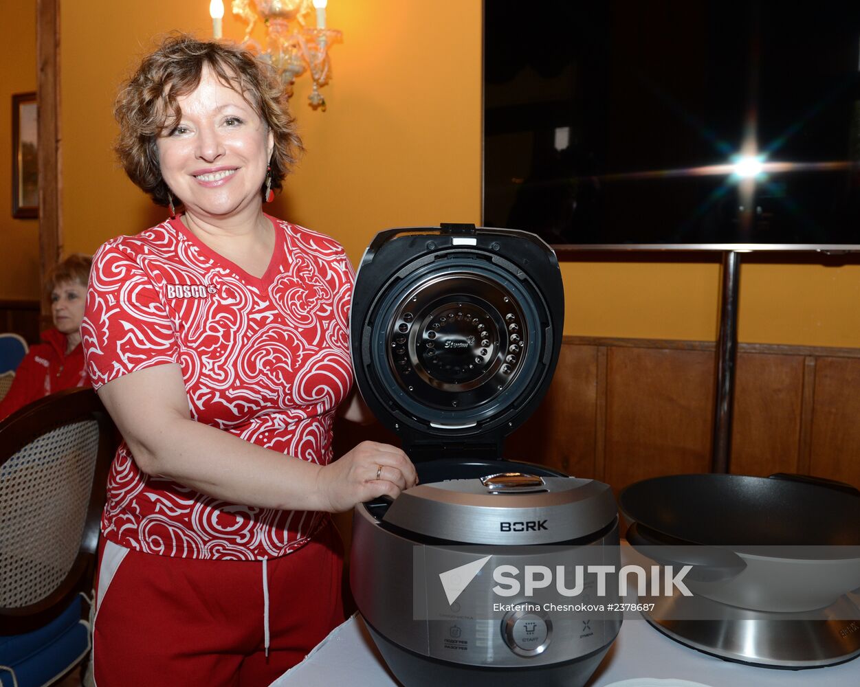 Elena Chekalova's book "EAT!" presented at Bosco House, Sochi