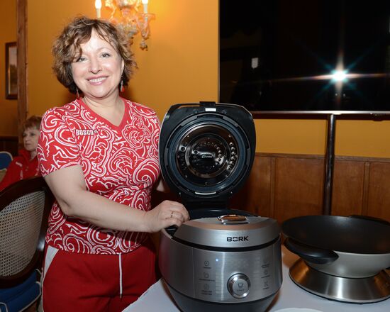 Elena Chekalova's book "EAT!" presented at Bosco House, Sochi