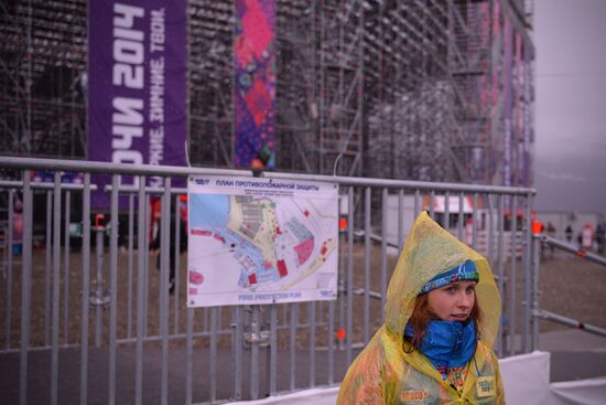 2014 Winter Olympics. Snowboarding. Men. Snowboard cross