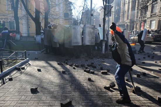 Escalating the situation in Ukraine