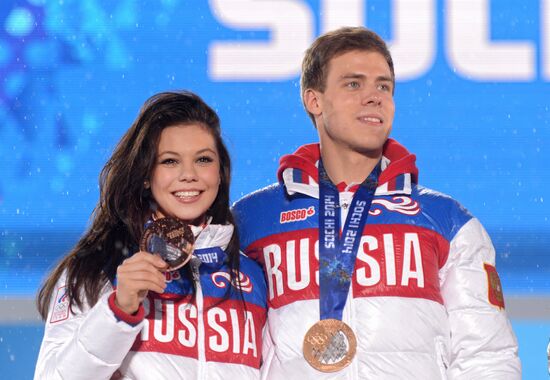 2014 Winter Olympics. Award ceremony. Day Eleven