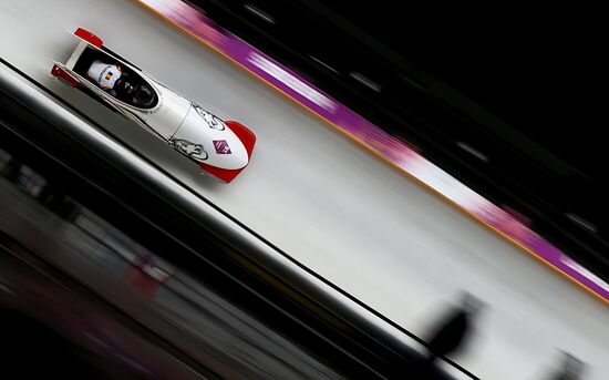 2014 Winter Olympics. Bobsleigh. Women. Day One