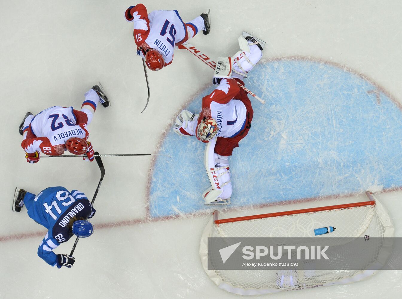 2014 Winter Olympics. Ice hockey. Men. Finland vs. Russia