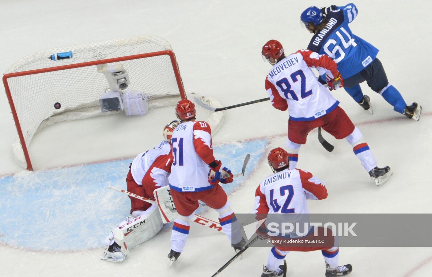 2014 Winter Olympics. Ice hockey. Men. Finland vs. Russia