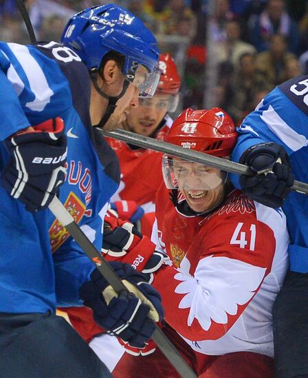 2014 Winter Olympics. Ice hockey. Men. Finland vs. Russia