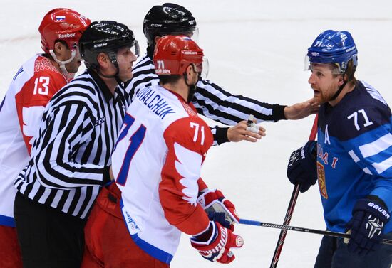 2014 Winter Olympics. Ice hockey. Men. Finland vs. Russia