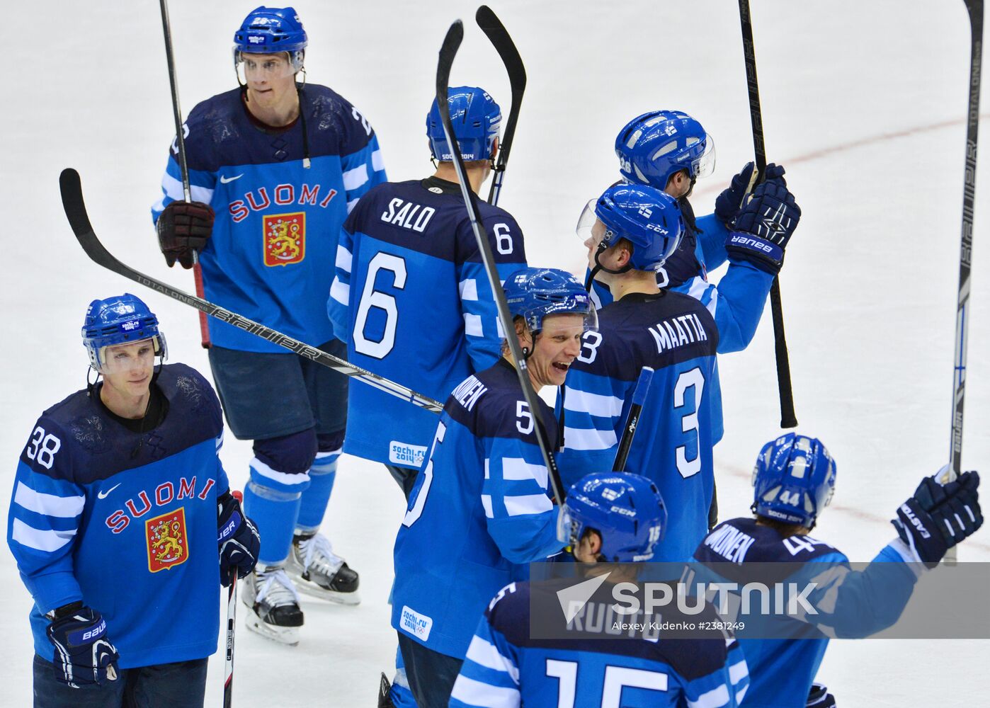 2014 Winter Olympics. Ice hockey. Men. Finland vs. Russia