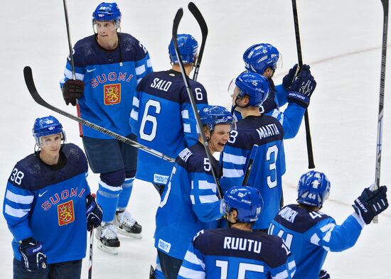 2014 Winter Olympics. Ice hockey. Men. Finland vs. Russia