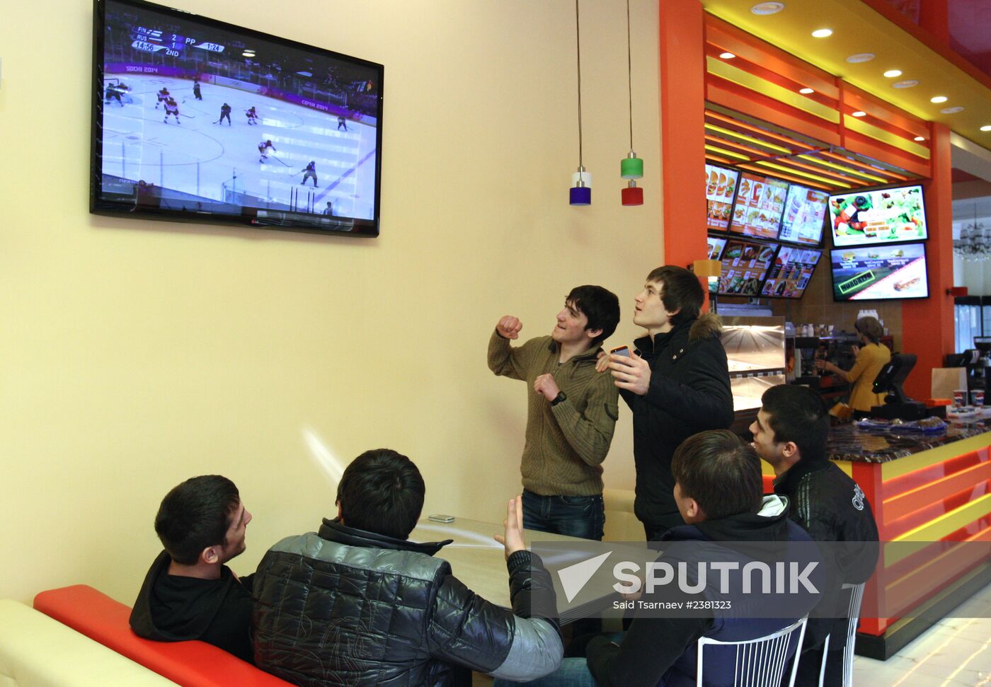 2014 Winter Olympics. Ice hockey. Men. Finland vs. Russia