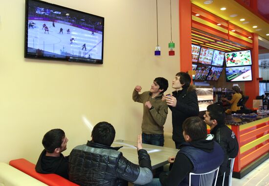 2014 Winter Olympics. Ice hockey. Men. Finland vs. Russia