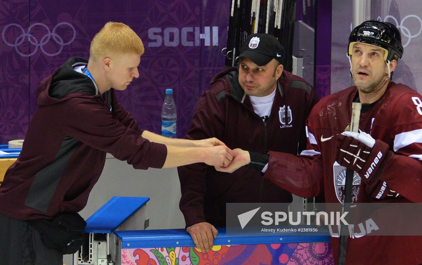 2014 Winter Olympics. Ice hockey. Men. Canada vs. Latvia