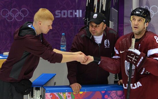 2014 Winter Olympics. Ice hockey. Men. Canada vs. Latvia