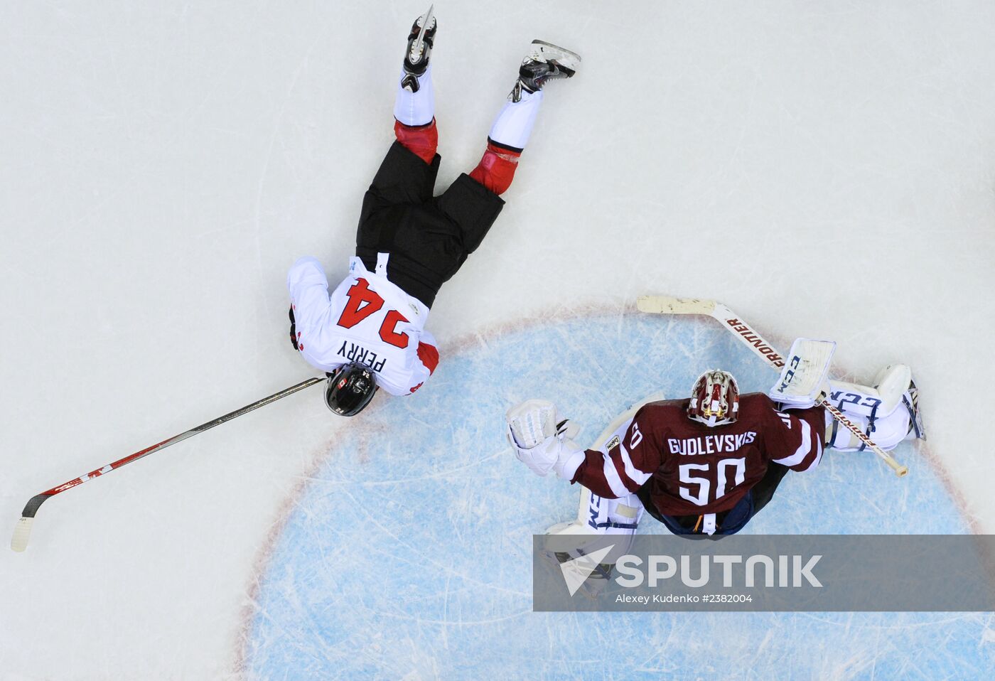 2014 Winter Olympics. Ice hockey. Men. Canada vs. Latvia
