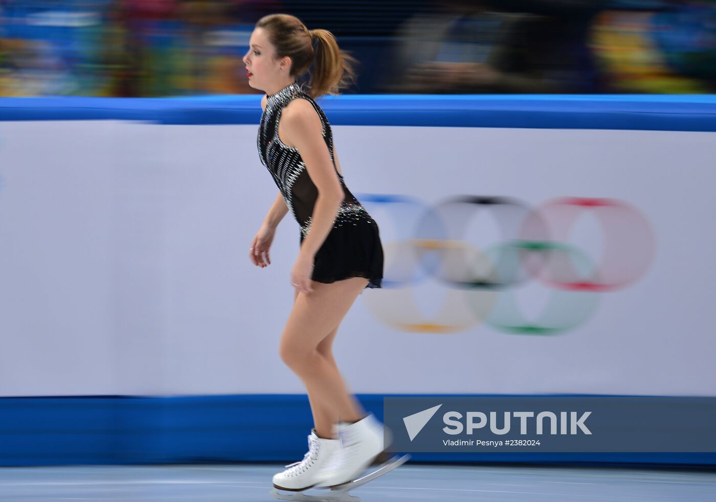 2014 Olympics. Figure skating. Women. Short program.