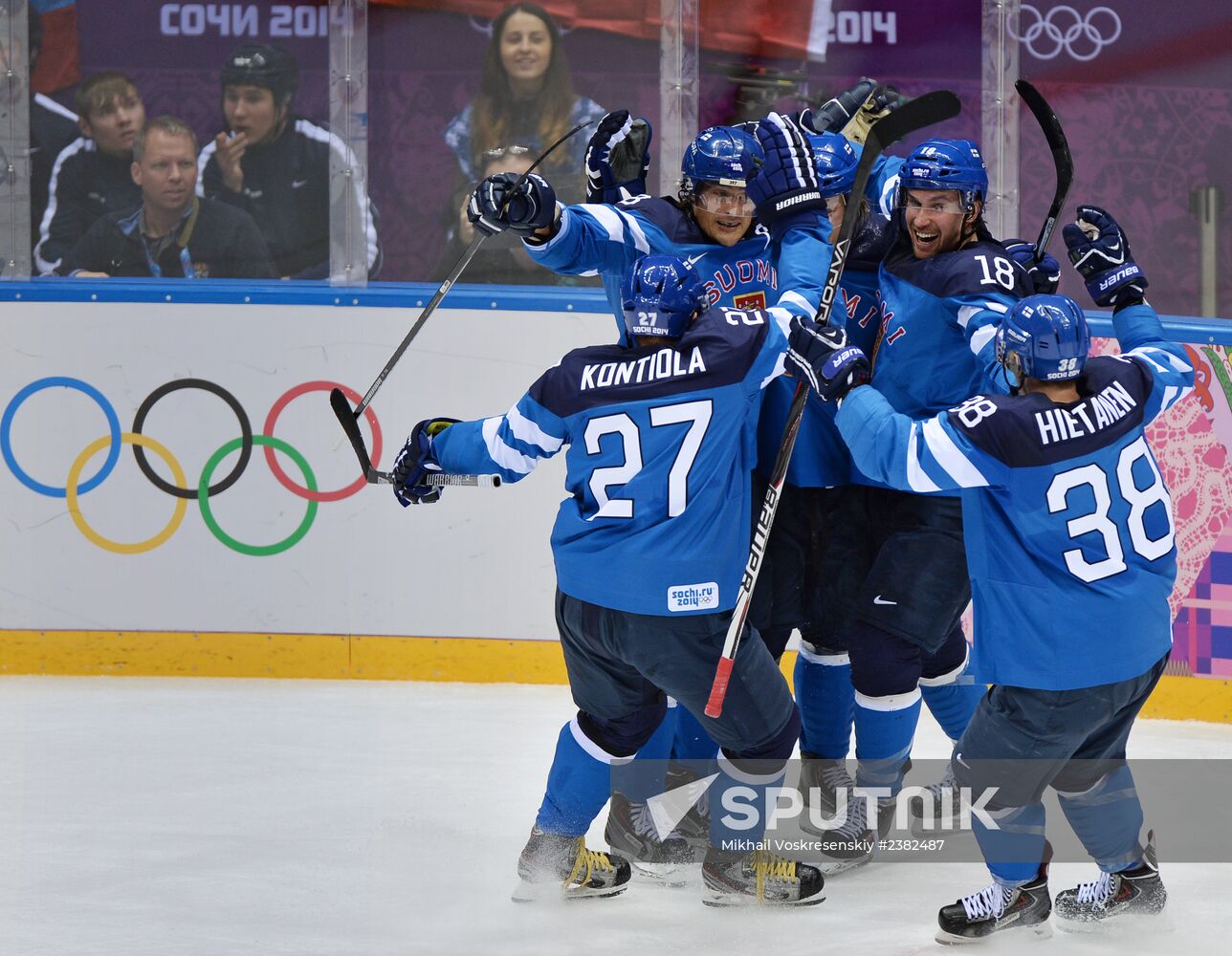 2014 Winter Olympics. Ice hockey. Men. Finland vs. Russia