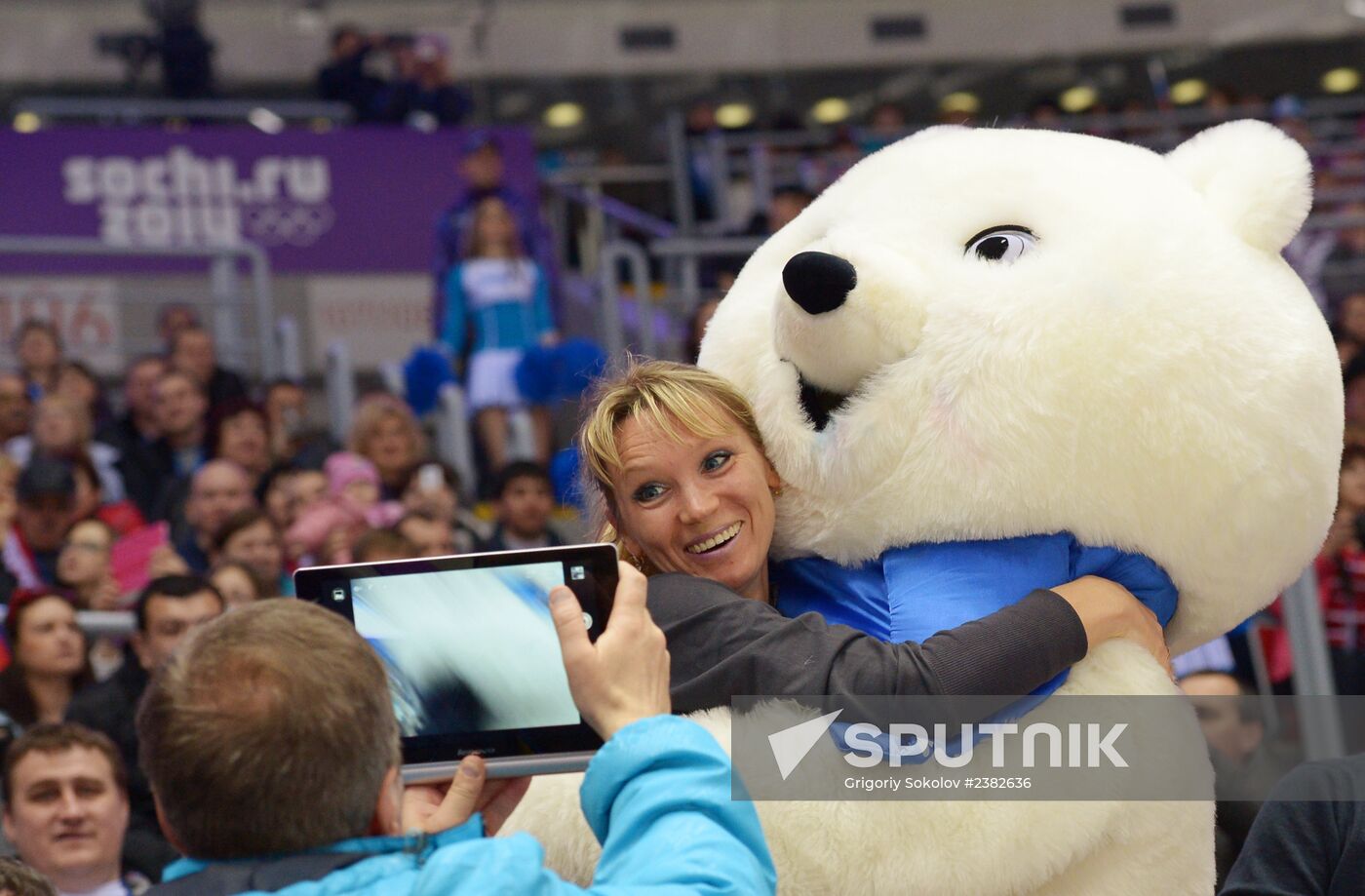 2014 Winter Olympics. Ice hockey. Women. Bronze medal match