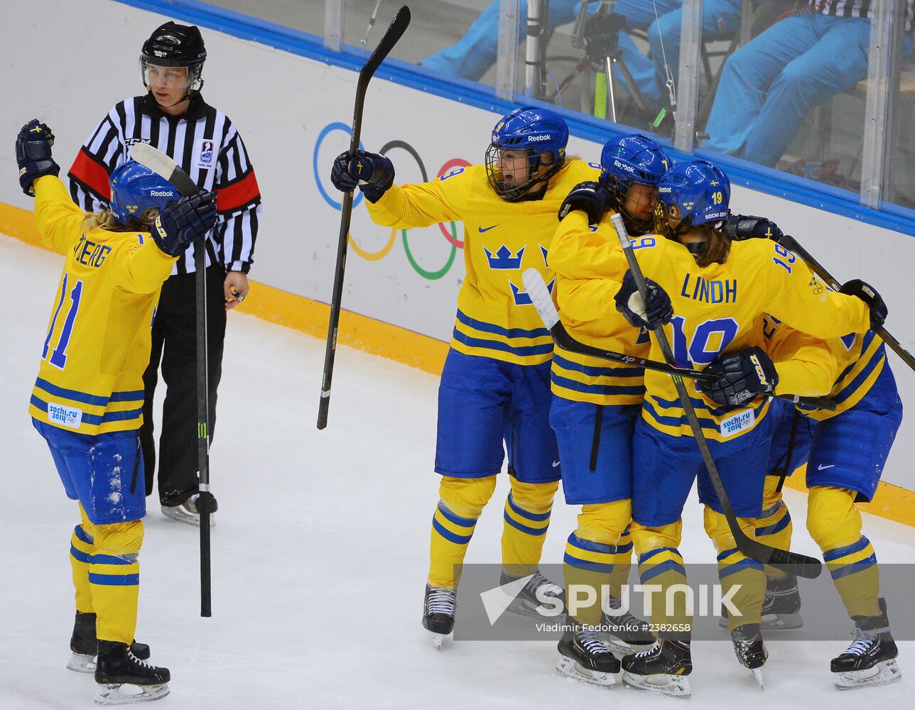 2014 Winter Olympics. Ice hockey. Women. Bronze medal match