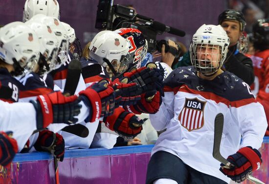 2014 Winter Olympics. Ice hockey. Women. Finals
