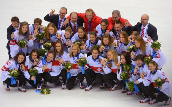 2014 Winter Olympics. Ice hockey. Women. Finals